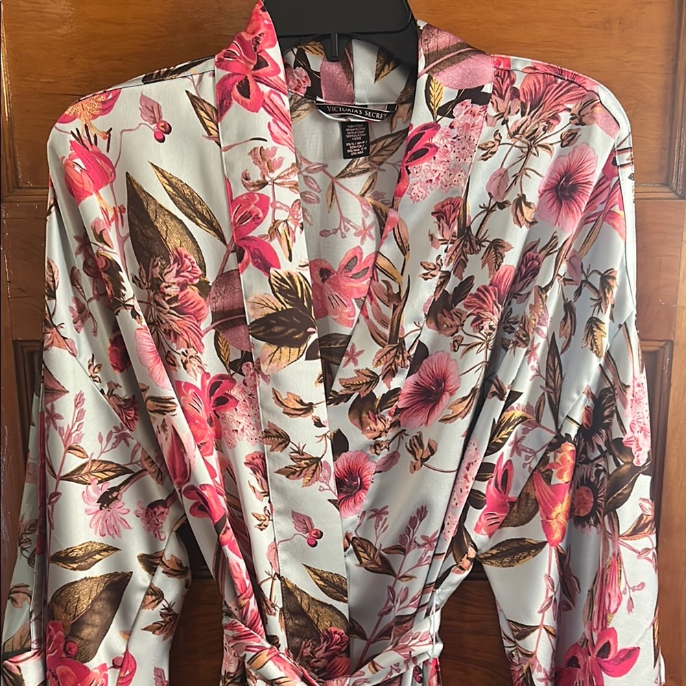 Victoria’s Secret Floral Kimono Robe